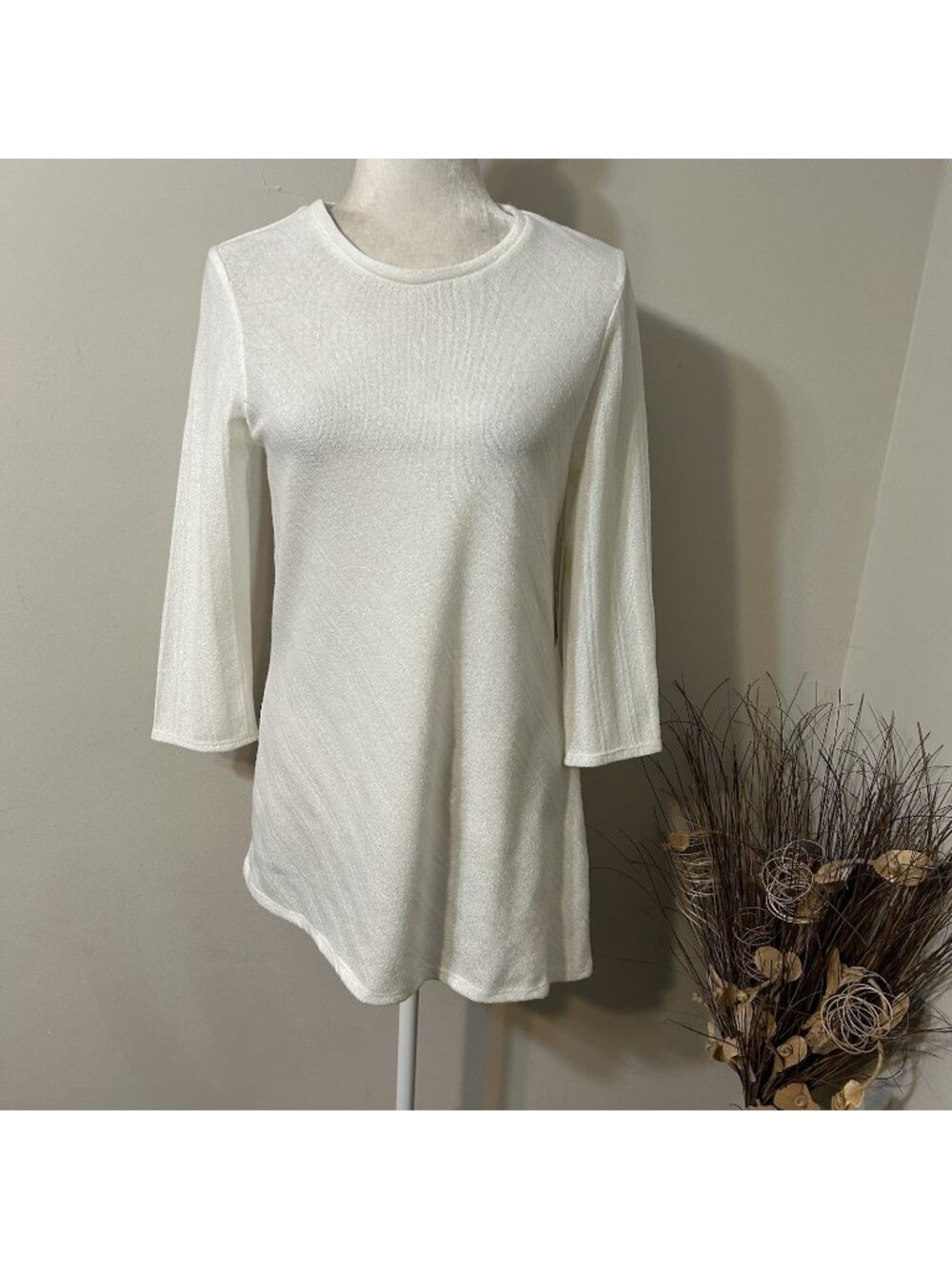 NWT Reba Cream Gold Metallic Pullover Asymmetrical Hem Sweater 3/4 Sleeve Sz S
